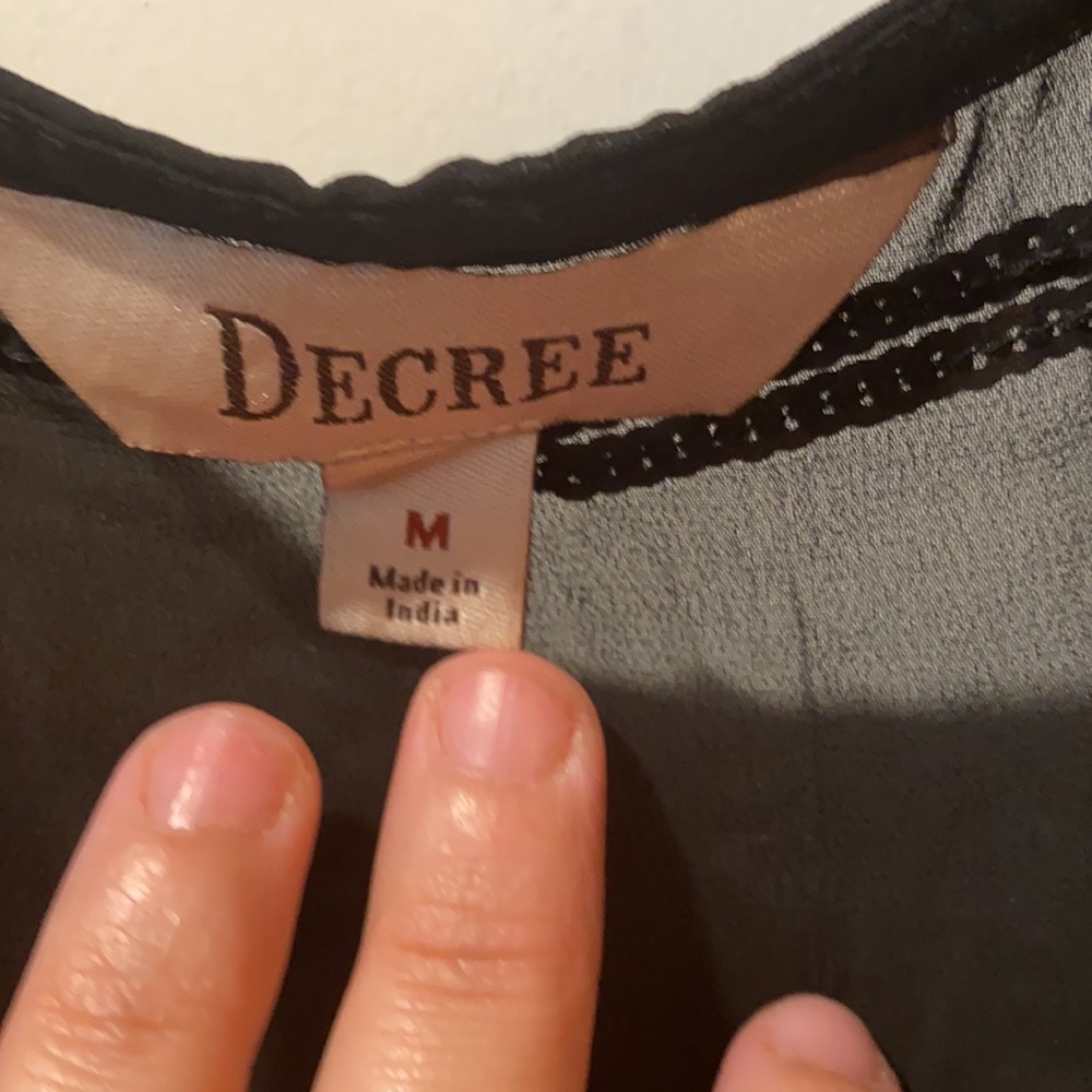 Decree Medium - Picture 3 of 4